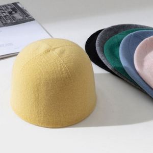 Vente en gros de bonnets en laine mérinos d'Australie, sans couture, couleur unie, pour femmes et hommes - Product Image 5