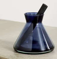 Bouteille d'aromathérapie en verre de parfum avec bâtonnets de rotin avec logo personnalisé unique en forme de cône rouge bleu ambre 220ml