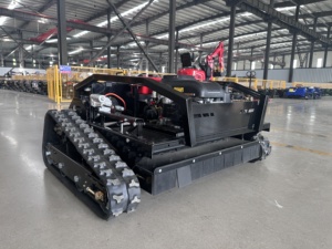 Tondeuses à gazon radiocommandées sur chenilles tout-terrain, robot de désherbage télécommandé - Product Image 5