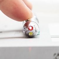Stylo bille multifonction 4-en-1 en métal avec logo personnalisé, pointeur laser, pointe tactile 1,0 mm, pointe balle, lumière LED publicitaire