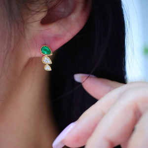 Aazuo, joyería fina de 18K, oro amarillo macizo, esmeralda Natural, diamantes reales, encantadores pendientes con gancho, regalo para damas, uso diario, moda - Product Image 6