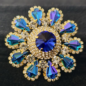 Firstones Vestido de Novia al por Mayor con Apliques de Flores y Pedrería, Apliques de Cristal Plateado y Dorado, 16 Colores Disponibles - Product Image 1