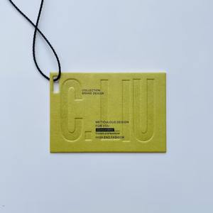 Étiquettes suspendues personnalisées avec logo, finition mate gaufrée, estampage à chaud, étiquettes de luxe, cartes de visite, étiquettes suspendues gaufrées - Product Image 3