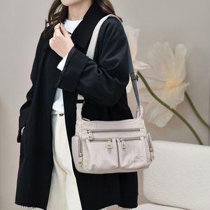 Nouveau sac messager léger en nylon pour femme, grande capacité, bandoulière unique, doublure en polyester, résistant à l'eau - Product Image 2