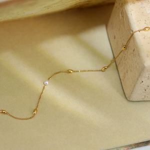 Collier personnalisé avec logo, en acier inoxydable plaqué or 18 carats, résistant à l'eau et inaltérable, avec perles, pour femme - Product Image 2