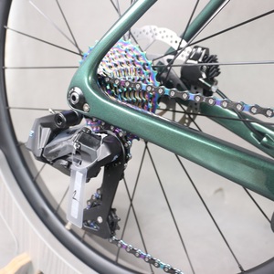 Vélo de route à disques 24 vitesses Ink Green Paint TT-X42 avec roues en carbone normales Wheeltop et transmission électronique hydraulique TT-X42 Ink Green - Product Image 4