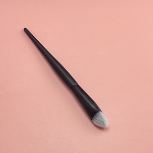 BEAUTY PIE nouveau Triangle correcteur fard à paupières fond de teint pinceau Non absorbant cheveux synthétiques pinceau de maquillage pour le visage en gros - Product Image 6