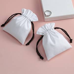 Bolsa de Muselina Orgánica Natural con Logotipo Personalizado Impreso en Algodón, Bolsa de Regalo de Navidad para Joyería, Bolsa de Almacenamiento para Collares, Pendientes y Anillos - Product Image 6