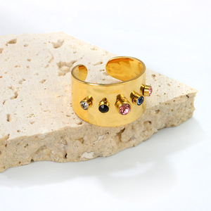 แหวนชุบทอง 18K สไตล์ยุโรปอเมริกัน ประดับด้วยหินหลากสี เครื่องประดับแฟชั่นสำหรับผู้หญิง สวมใส่ได้ทุกวัน ดีไซน์ทรงเรขาคณิต - Product Image 1