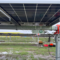 Système de suiveur solaire à double rangée à haut rendement suivi PV à un axe entraînement de pivotement suivi fabriqué suiveur solaire à haut rendement