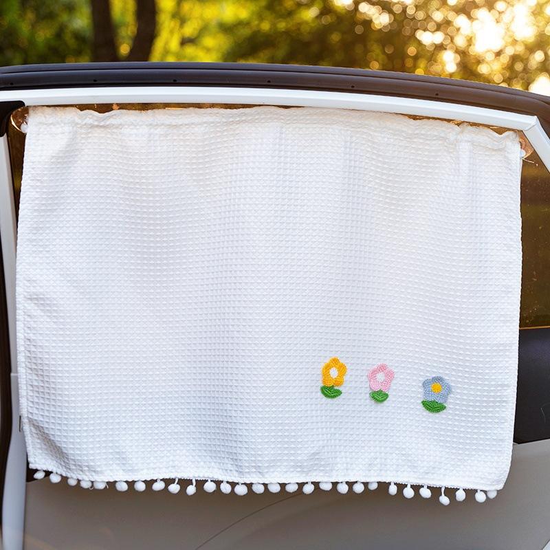 Rideau de fleurs bleu poudré jaune