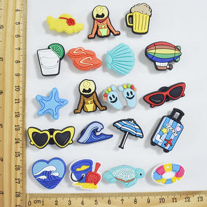 Bande dessinée été plage série bricolage matériaux faits à la main en caoutchouc souple chaussure fleur accessoires PVC perles boucle Silicone chaussure fleur - Product Image 5