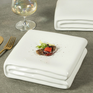 Yayu plat à haute température grossistes Horeca spécial forme irrégulière couleur glaçure porcelaine derniers plats de chauffe-plats assiette plate - Product Image 1