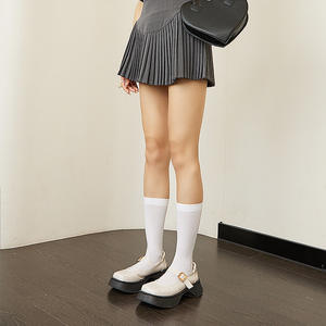 Chaussettes montantes noires et blanches JK, style japonais, couleur unie, pour printemps, été, automne, <span class=keywords><strong>bas</strong></span> <span class=keywords><strong>de</strong></span> compression au-dessus du genou - Product Image 2
