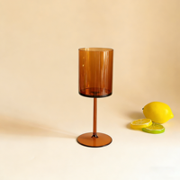 Gobelet à vin rond rouge en plastique PS incassable, design moderne et luxueux, capacité de 15 oz, pour les occasions de mariage et de fête