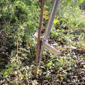 Piqueur et pique-poteaux manuel robuste en acier galvanisé pour une installation au sol efficace - Product Image 2