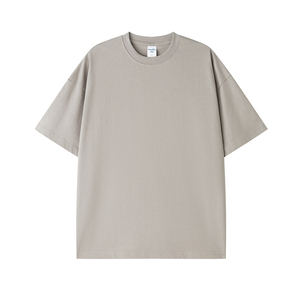เสื้อยืดคอกลมแขนสั้นสีเทาสำหรับผู้ชาย ผ้าฝ้าย 100% ทรงปกติ ใส่ได้ทุกฤดู สีพื้น ย้อมแบบเรียบ - Product Image 4