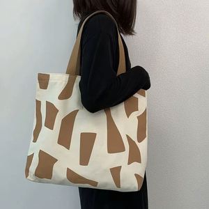 Sac fourre-tout en toile de coton personnalisé pour femmes, grande capacité, faible MOQ, avec fermeture éclair, idéal pour la plage, les courses et le recyclage, à prix abordable - Product Image 4