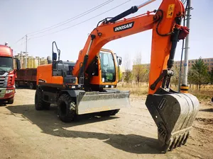 Vente Flash : Excavatrice DX150W d'occasion – Puissante, Fiable et Économique – Machine de Terrassement sur Roues - Product Image 1
