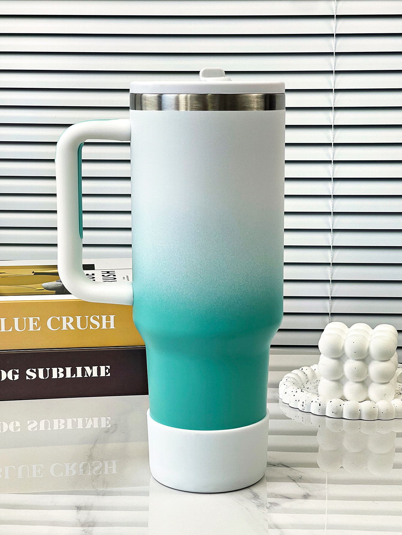 White green gradient