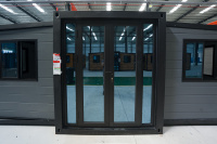 Maison conteneur extensible grise, certifiée CE, résistante aux chocs, préfabriquée pour environnements difficiles