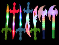Jouet d'arme lumineux électronique en plastique, épée clignotante, forme de couteau, hache, jouet, épée lumineuse LED, couteau
