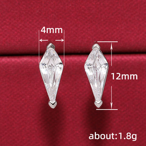 Orecchini a Perno a Forma di Mini Diamante per Donne, Accessori per Orecchie Semplici per Uso Quotidiano - Product Image 5