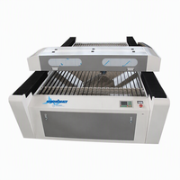 Machine de gravure et de découpe laser CO2 CNC refroidie par eau haute précision 1300x2500mm pour le bois
