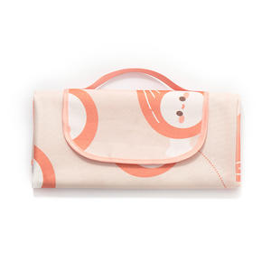 Tapete de Picnic Plegable Resistente al Agua de Tela Oxford Duradera de Alta Calidad con Asa, Diseño Moderno - Product Image 2