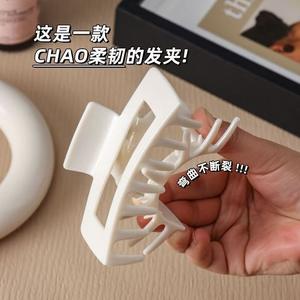 2026 Neue Trendige Unzerbrechliche Weiche Silikon Große Haarklammern Einfarbig Flexible Gummi-Haarklaue für Damen Haaraccessoire - Product Image 6