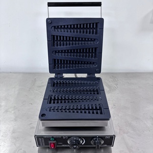 Machine à gaufres et crêpes en forme de sapin de Noël AK41 avec corps épaissi et chauffage rapide - Product Image 1