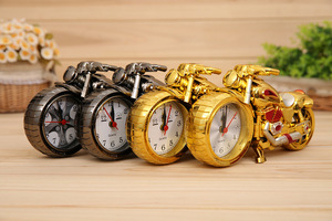 Retro Motorcycle Alarm <b>Clock</b> Portable <b>Battery</b> Power Desktop Alarm <b>Clock</b> Watch for Children Friends Gift Table Decor - Product Image 4