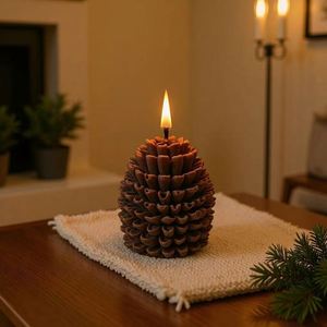 Bougie de Noël en forme de pomme de pin, faite à la main, en cire de soja, aromathérapie, cadeau pour la décoration des fêtes et une ambiance cosy - Product Image 3