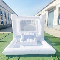 Château gonflable commercial en PVC blanc avec toboggan et piscine à balles 4x2,5m, capacité 300kg, 6 personnes, certifié CE, garantie 3 ans, anti-UV