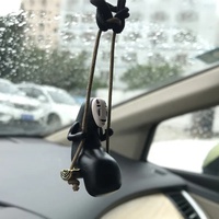 Mignon Anime voiture ornements sans visage mâle voiture pendentif voiture rétroviseur pendentif cadeau d'anniversaire Auto décoration accessoires