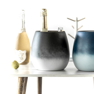 <span class=keywords><strong>Seau</strong></span> <span class=keywords><strong>à</strong></span> glace portable 5L en acier inoxydable thermolaqué pour bouteilles de vin ou de bière, idéal pour les fêtes modernes - Product Image 1
