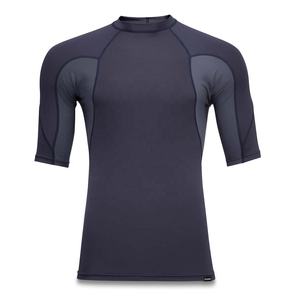 Vente en gros de chemises de surf pour hommes PIHA SPORTS, à séchage rapide, protection UV, en spandex/polyester, col ajusté, manches courtes, personnalisables - Product Image 3