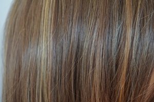 Peluca Moderna Hecha a Máquina con Capa Larga, Color Rubio Claro con Mechas <span class=keywords><strong>Balayage</strong></span>, Cabello Sintético Multicolor Blanco para Mujer, Talla Pequeña, 120% - Product Image 3
