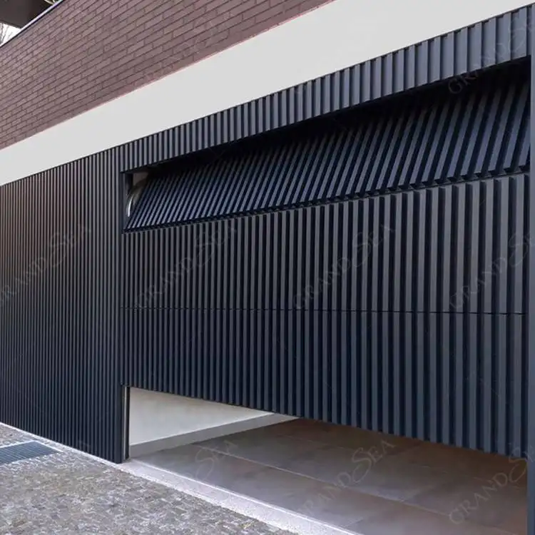 Villa Luxe Zwarte Elektrische Auto Smart Aluminium Automatische Grille Moderne Geïsoleerde Garagedeur Voor Huis