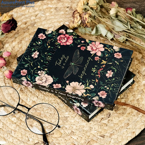 Cuaderno <span class=keywords><strong>de</strong></span> Tapa Dura con Estampado Floral Botánico A5 Personalizado para Mujeres, con Papel Reciclado e Impresión con Tinta <span class=keywords><strong>de</strong></span> Soya, para Branding y Mindfulness - Product Image 4