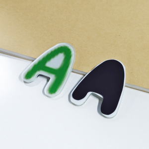 Aimant de réfrigérateur personnalisé en acrylique avec forme carrée en métal et plastique pour cadeau souvenir, avec votre propre logo, aimants en gros - Product Image 2