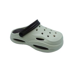 Sabots confortables pour enfants avec logo OEM, légers et antidérapants, avec semelle intérieure en EVA pour l'été et l'hiver - Product Image 2