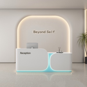 Comptoir de réception incurvé moderne avec éclairage LED, comptoir frontal personnalisable pour salon, hôtel et centre de santé - Product Image 2