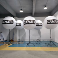 Trépied gonflable personnalisable de 3 pieds à 5 pieds, résistant aux intempéries, avec éclairage LED pour la décoration d'événements et la publicité