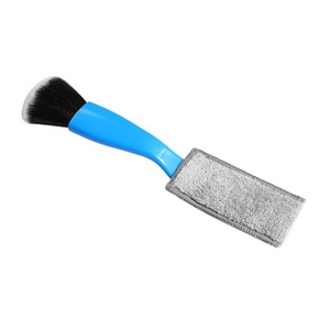 Brosse de nettoyage de voiture 2 en 1 Brosse de nettoyage d'intérieur de voiture en plastique à poils souples Outil de dépoussiérage Brosse de lavage de voiture - Product Image 6