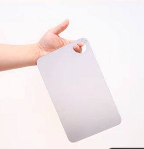 Cortador de Lujo Rectangular de Titanio Puro Premium de 1.2 mm de Grosor, Ecológico, Fácil de Limpiar, Duradero, Color Gris Plateado con Textura de Seda, Logotipo Personalizado - Product Image 2