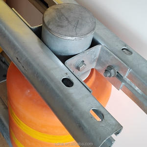 Barriera rotante Anti-collisione del rullo a prova di urto della protezione stradale della schiuma di EVA/PU per la strada di curvatura della strada - Product Image 3