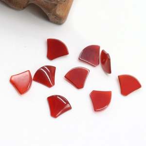 Usine prix de gros forme de jupe en agate rouge naturelle pour pendentif bricolage - Product Image 1