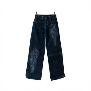 Collection de jeans larges brodés et graphiques tendance, style unique et design pour femmes - Product Image 2