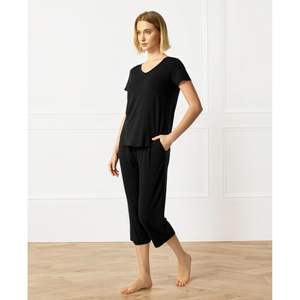 Conjunto de Pijama Personalizado al por Mayor para Mujer, Top de Manga Corta y Pantalones Capri de Bambú, Dos Piezas, Ropa Casual para Estar en Casa, Ropa de Dormir para Mujer - Product Image 2